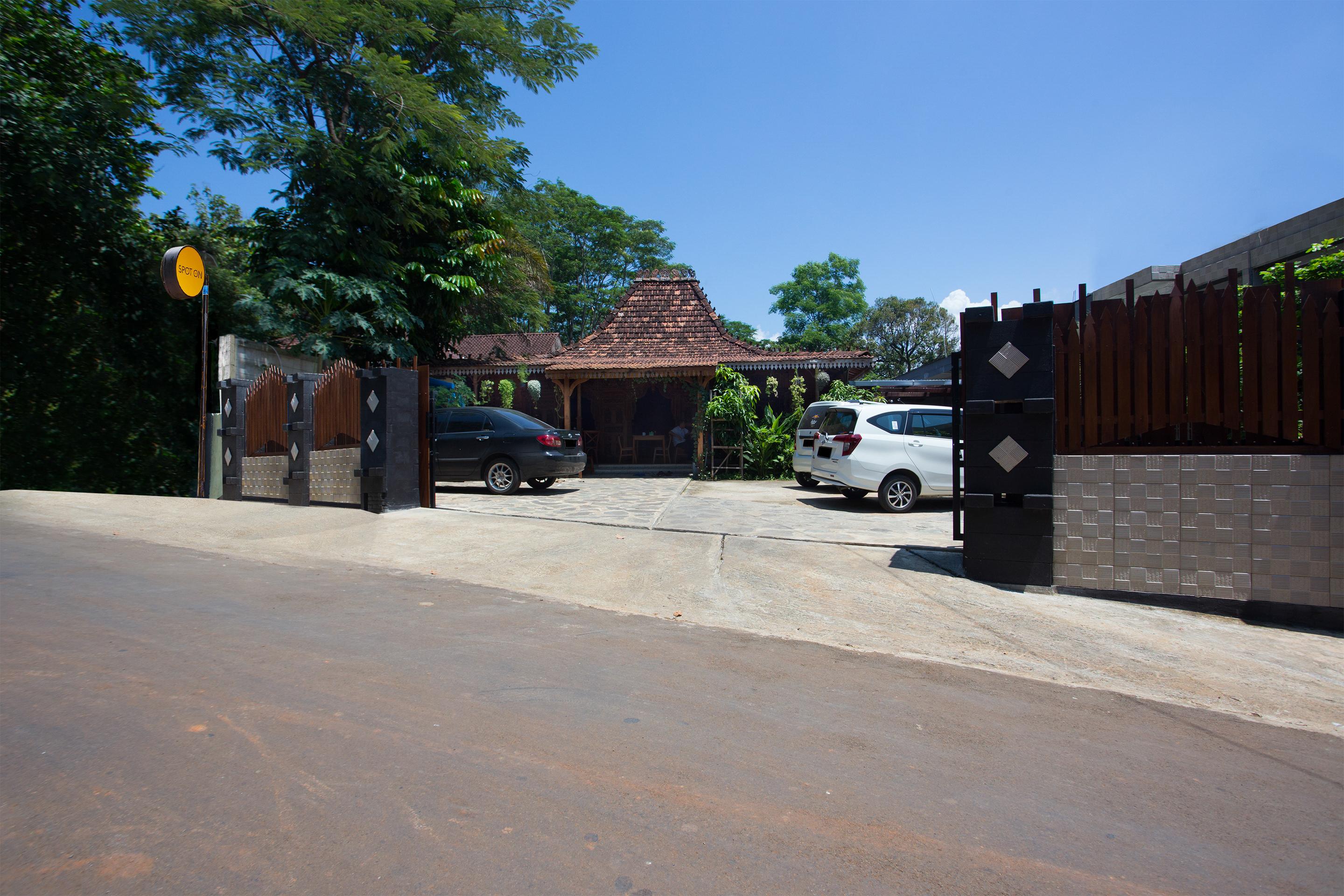 Spot On 2761 Pondok Kartini Jepara Luaran gambar